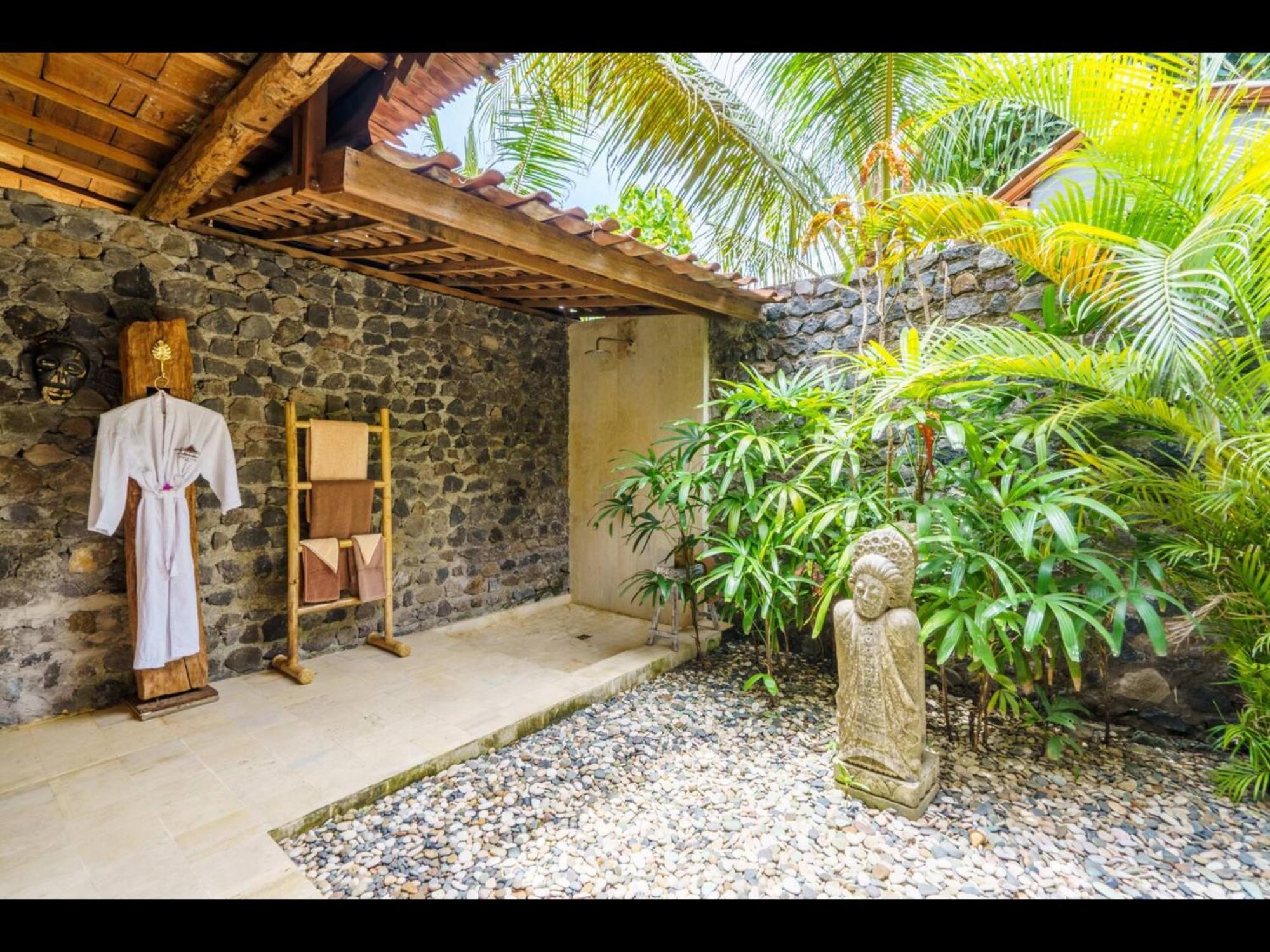 Louka Beach Bali Tianyar Екстериор снимка