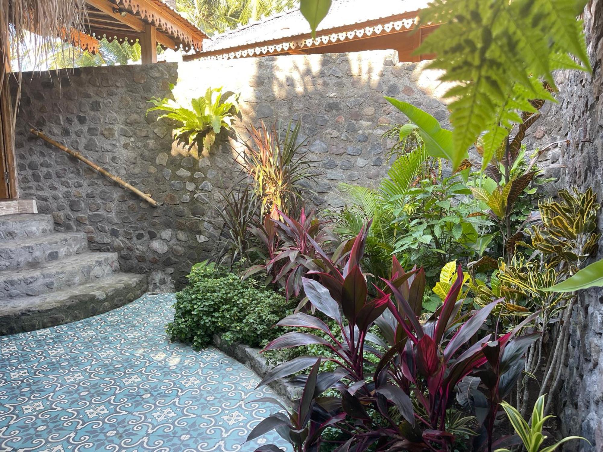 Louka Beach Bali Tianyar Стая снимка